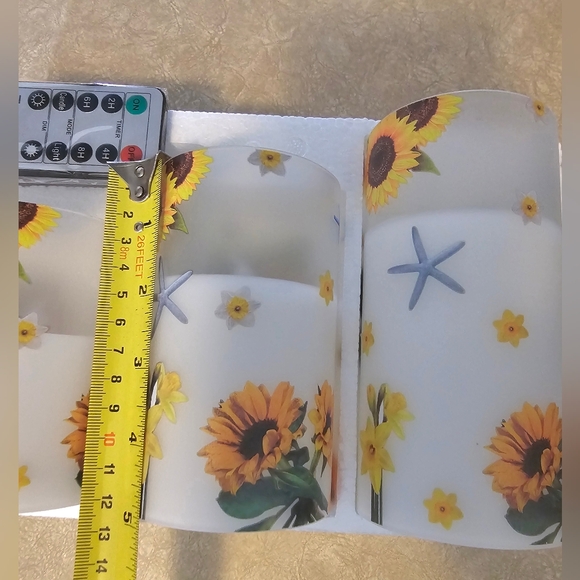 Sunflower LED Candle Set - Picture 4 of 5